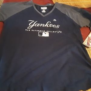 Authentic Yankees t-shirt sz: large